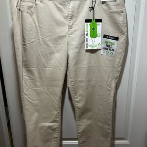 NWT d. jeans Women's Cream Recycled Twill Ankle Jeans